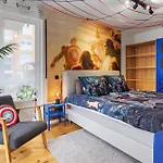 Daire Edler Wohnraum Marvel Mit Balkon, Boxspringbett, Kaffeevollautomat, Lift & Parkplatz