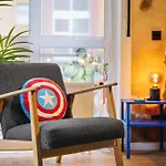 Edler Wohnraum Marvel Mit Balkon, Boxspringbett, Kaffeevollautomat, Lift & Parkplatz Daire