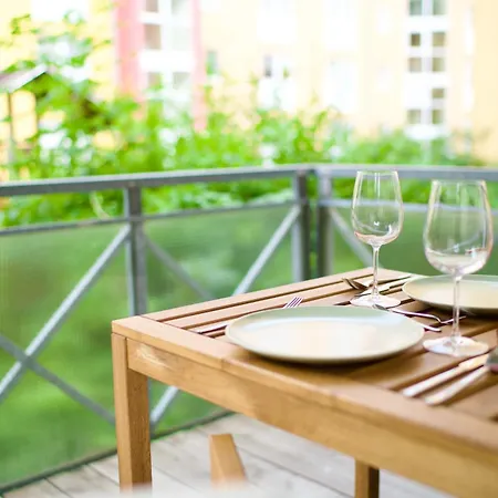 Edler Wohnraum Marvel Mit Balkon, Boxspringbett, Kaffeevollautomat, Lift & Parkplatz דירה