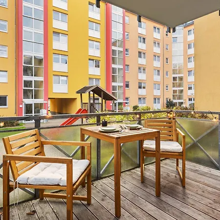Edler Wohnraum Marvel Mit Balkon, Boxspringbett, Kaffeevollautomat, Lift & Parkplatz Apartment Chemnitz