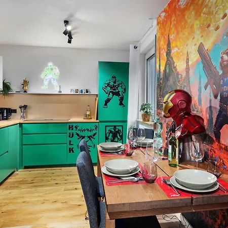 Edler Wohnraum Superhelden-studio Mit Heimkino, Balkon, Boxspringbett, Siemens-kaffeevollautomat, Lift, Parkplatz & Wlan 364 Mbps * 开姆尼茨