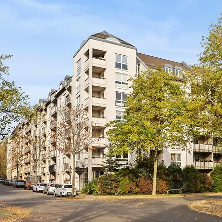 Edler Wohnraum Marvel Mit Balkon, Boxspringbett, Kaffeevollautomat, Lift & Parkplatz