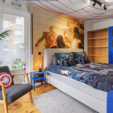 Apartment Edler Wohnraum Superhelden-studio Mit Heimkino, Balkon, Boxspringbett, Siemens-kaffeevollautomat, Lift, Parkplatz & Wlan 364 Mbps