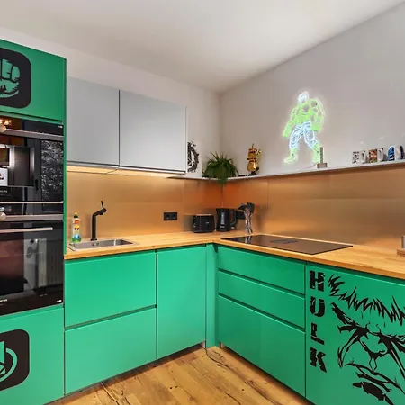 Edler Wohnraum Marvel Mit Balkon, Boxspringbett, Kaffeevollautomat, Lift & Parkplatz דירה *