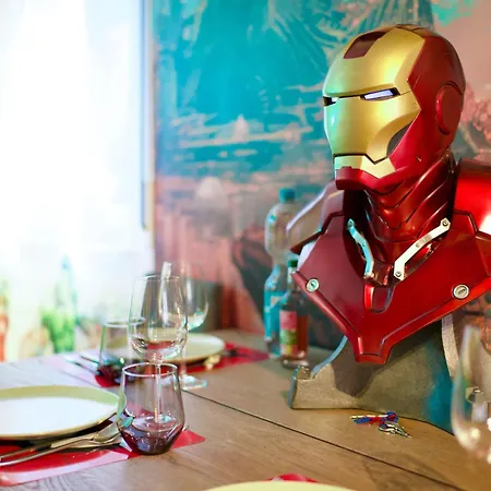 Edler Wohnraum Marvel Mit Balkon, Boxspringbett, Kaffeevollautomat, Lift & Parkplatz *