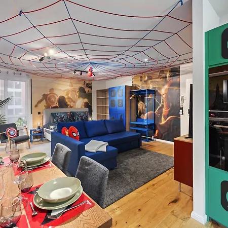 Edler Wohnraum Superhelden-studio Mit Heimkino, Balkon, Boxspringbett, Siemens-kaffeevollautomat, Lift, Parkplatz & Wlan 364 Mbps * Chemnitz