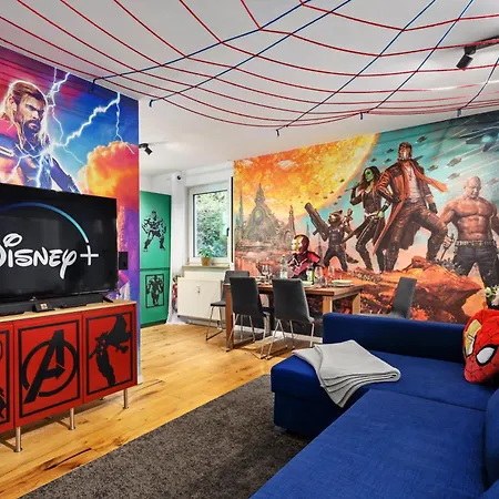 Edler Wohnraum Superhelden-studio Mit Heimkino, Balkon, Boxspringbett, Siemens-kaffeevollautomat, Lift, Parkplatz & Wlan 364 Mbps