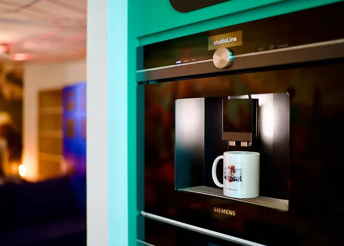 Edler Wohnraum Marvel Mit Balkon, Boxspringbett, Kaffeevollautomat, Lift & Parkplatz Chemnitz